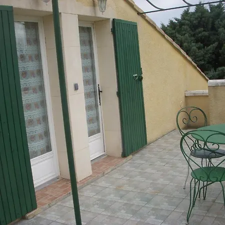 Bed & Breakfast Entre Vignes Et Oliviers *