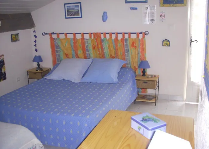 Entre Vignes Et Oliviers Bed and breakfast *