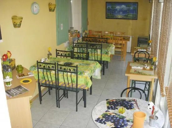 Entre Vignes Et Oliviers Bed and breakfast Mondragon