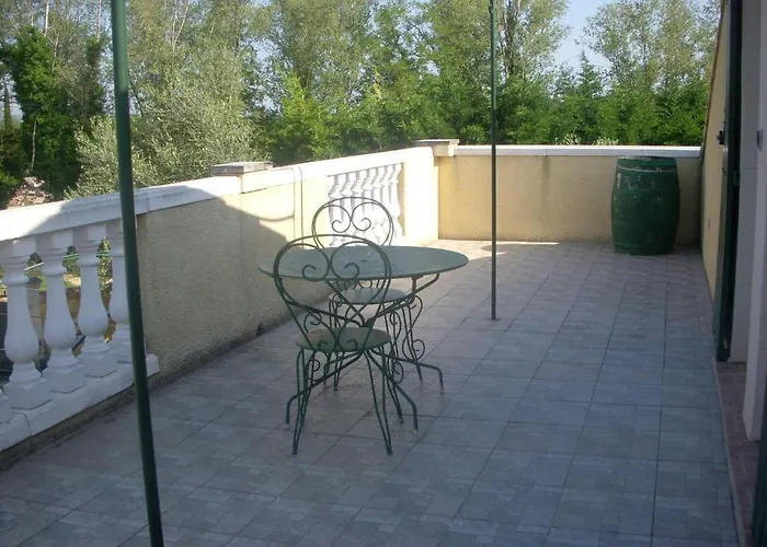 Entre Vignes Et Oliviers Mondragon